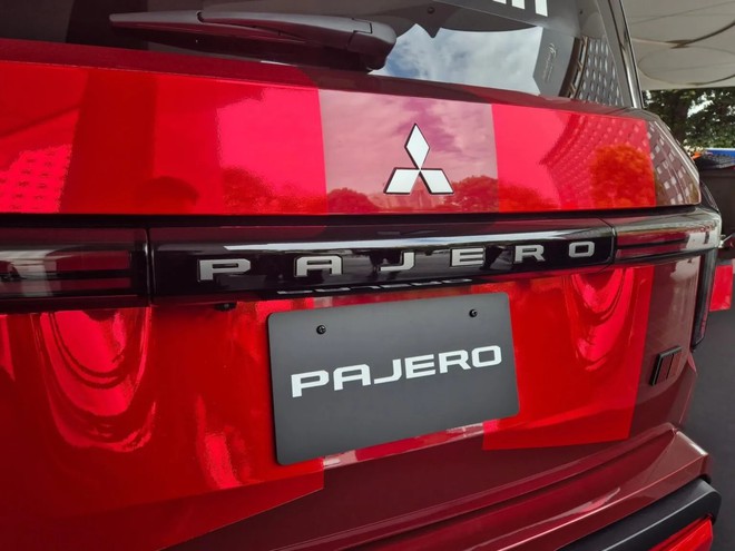 Mitsubishi Pajero 2026 vừa ra mắt đã có bản địa hình cực chiến: Ống thở cao, vòm bánh lớn, lốp chuyên off-road - Ảnh 5.