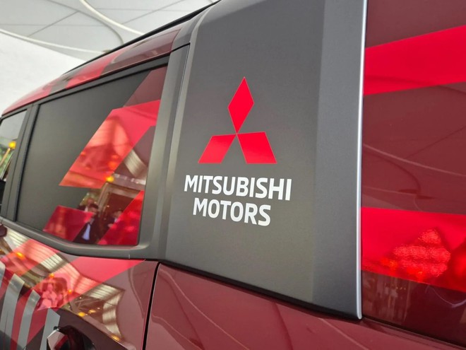 Mitsubishi Pajero 2026 vừa ra mắt đã có bản địa hình cực chiến: Ống thở cao, vòm bánh lớn, lốp chuyên off-road - Ảnh 6.