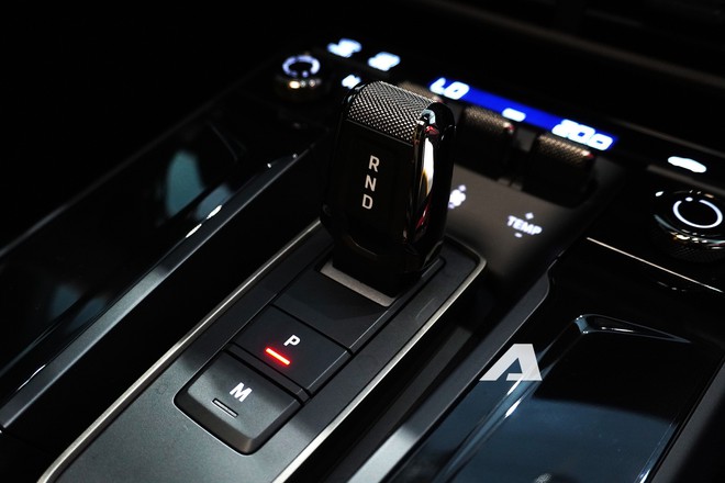 Ngắm Porsche 911 Turbo S thế hệ mới đầu ti&ecirc;n tại Việt Nam, d&agrave;n 'option' đủ mua 1 chiếc Civic - Ảnh 16.