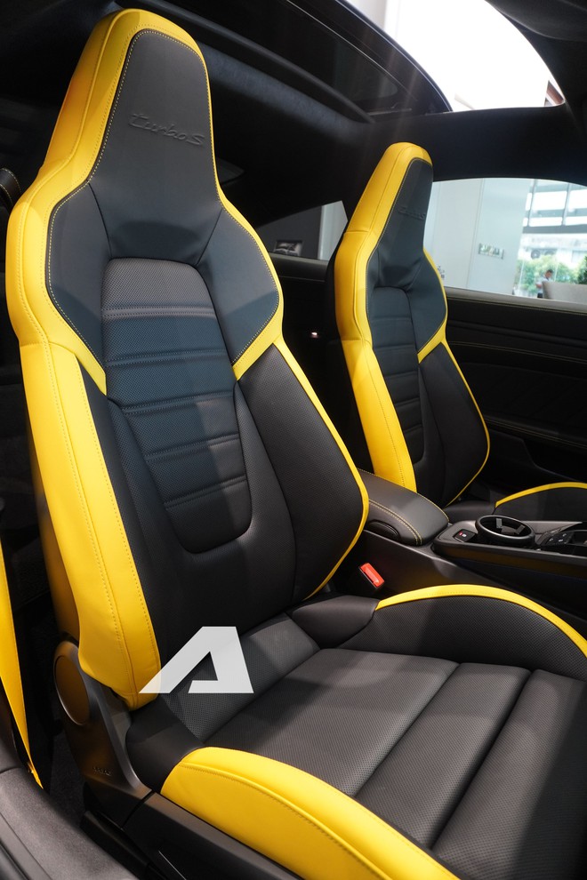 Ngắm Porsche 911 Turbo S thế hệ mới đầu ti&ecirc;n tại Việt Nam, d&agrave;n 'option' đủ mua 1 chiếc Civic - Ảnh 10.