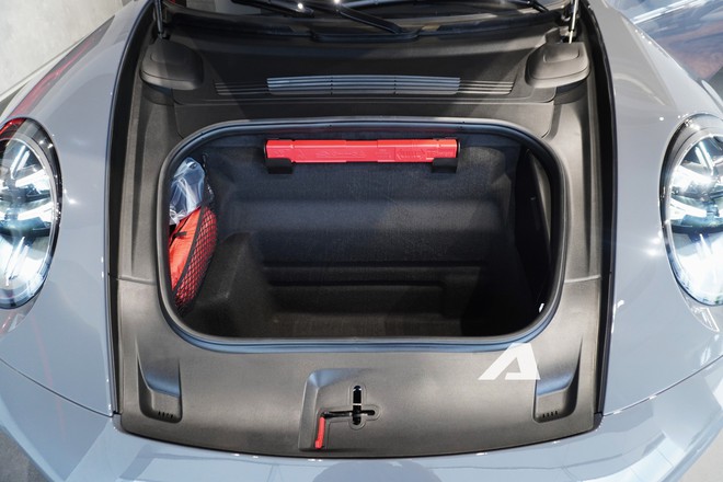 Ngắm Porsche 911 Turbo S thế hệ mới đầu ti&ecirc;n tại Việt Nam, d&agrave;n 'option' đủ mua 1 chiếc Civic - Ảnh 28.