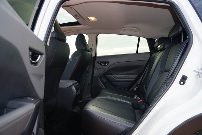 Gi&aacute; Subaru Crosstrek chạm &lsquo;đ&aacute;y&rsquo;: Giảm cao nhất 329 triệu đồng, bản ti&ecirc;u chuẩn rẻ ngang Corolla Cross - Ảnh 5.