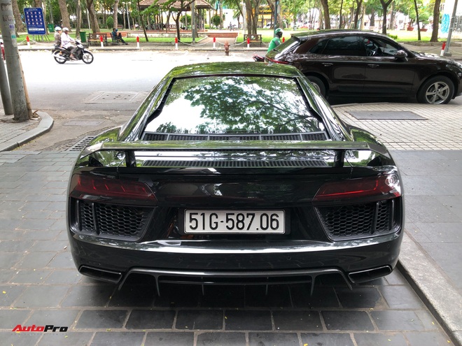 Vua to chuc le cuoi voi Dam Thu Trang doanh nhan Nguyen Quoc Cuong da ban lai Audi R8 V10 Plus