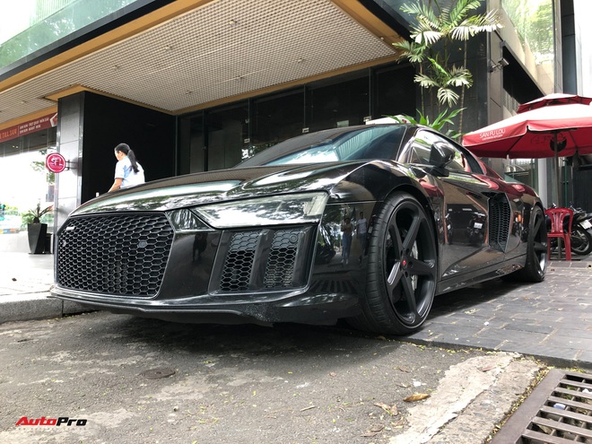 Vua to chuc le cuoi voi Dam Thu Trang doanh nhan Nguyen Quoc Cuong da ban lai Audi R8 V10 Plus