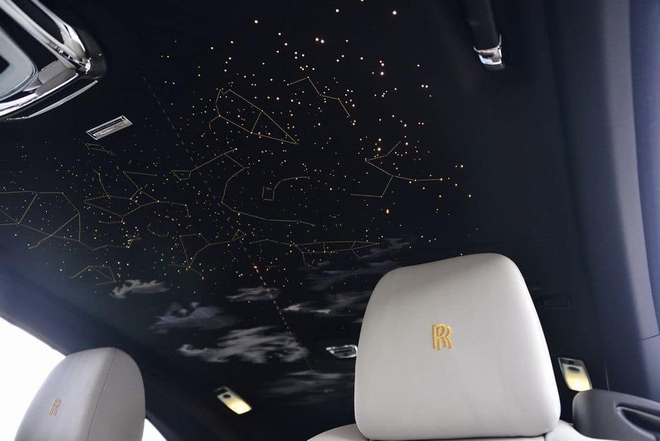 A look inside the RollsRoyce collection car paying tribute to the first  transAtlantic flight  Signature Luxury Travel  Style