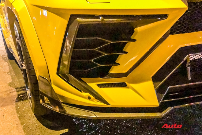 Lamborghini Urus do khung hon chiec cua dai gia Minh nhua xuat hien tren pho Sai Gon ngay dau nam moi