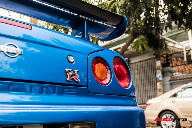 Nissan Skyline GT-R R34 - huyen thoai xe dua duong pho bat ngo xuat hien o Viet Nam