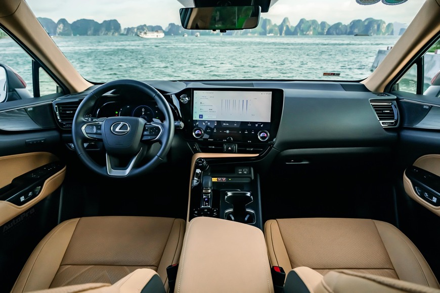 Đánh giá Lexus NX 350h: 3,3 tỷ đồng đổi lấy sự sung sướng khi khác biệt và nổi bật trên đường phố Việt - Ảnh 6.