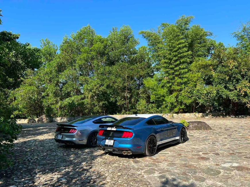 Bộ đôi cơ bắp Mỹ Ford Mustang hàng độc tại Việt Nam gia nhập bộ sưu tập nghìn tỷ, chung nhà với Bugatti Veyron - Ảnh 7.