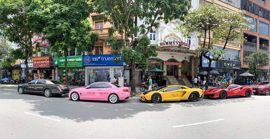 Người dân bủa vây dàn siêu xe gần 400 tỷ đồng tại Hà Nội, nhiều fan nuối tiếc khi không được chiêm ngưỡng Koenigsegg Regera và McLaren Senna - Ảnh 1.