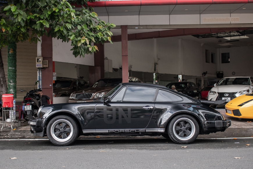 Ông Đặng Lê Nguyên Vũ cầm lái Porsche 911 Carrera G-Series độc nhất Việt Nam ngày cuối tuần - Ảnh 7. Ông Đặng Lê Nguyên Vũ cầm lái Porsche 911 Carrera G-Series độc nhất Việt Nam ngày cuối tuần - Ảnh 7.