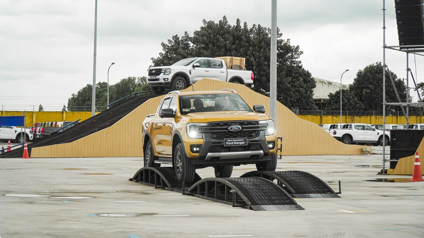 Ford Ranger Wildtrak 2022 giá 965 triệu đồng - Vua bán tải thị uy đối thủ tại Việt Nam - Ảnh 8.