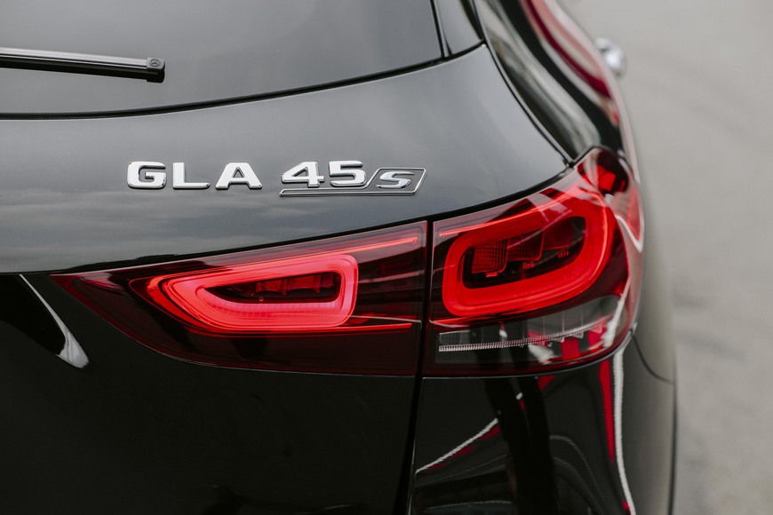 Khám phá Mercedes-AMG GLA 45 S chính hãng - SUV giá 3,43 tỷ đồng cho người mê tốc độ - Ảnh 7.