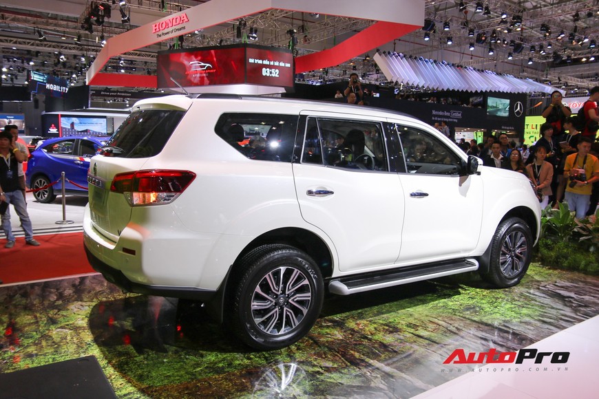 Cận cảnh Nissan Terra - SUV 7 chỗ tham vọng soán ngôi Toyota Fortuner tại Triển lãm Ô tô Việt Nam 2018 - Ảnh 4. Cận cảnh Nissan Terra - SUV 7 chỗ tham vọng soán ngôi Toyota Fortuner tại Triển lãm Ô tô Việt Nam 2018 - Ảnh 4.