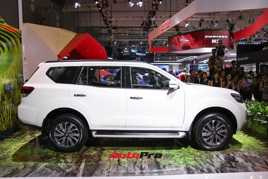 Cận cảnh Nissan Terra - SUV 7 chỗ tham vọng soán ngôi Toyota Fortuner tại Triển lãm Ô tô Việt Nam 2018 - Ảnh 3. Cận cảnh Nissan Terra - SUV 7 chỗ tham vọng soán ngôi Toyota Fortuner tại Triển lãm Ô tô Việt Nam 2018 - Ảnh 3.