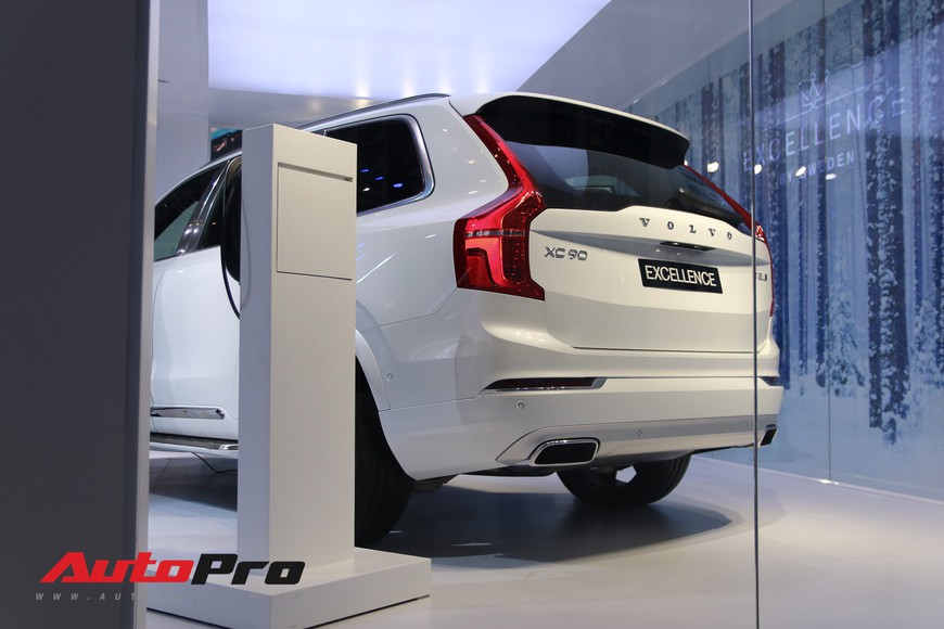 Soi chi tiết Volvo XC90 Excellence: SUV sang siêu an toàn cho ông chủ - Ảnh 4. Soi chi tiết Volvo XC90 Excellence: SUV sang siêu an toàn cho ông chủ - Ảnh 4.