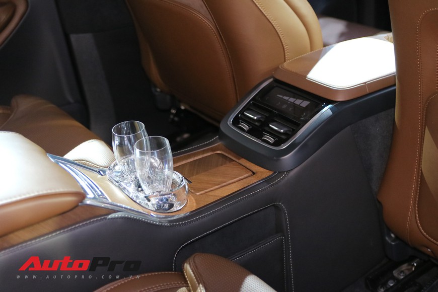 Soi chi tiết Volvo XC90 Excellence: SUV sang siêu an toàn cho ông chủ - Ảnh 17. Soi chi tiết Volvo XC90 Excellence: SUV sang siêu an toàn cho ông chủ - Ảnh 17.