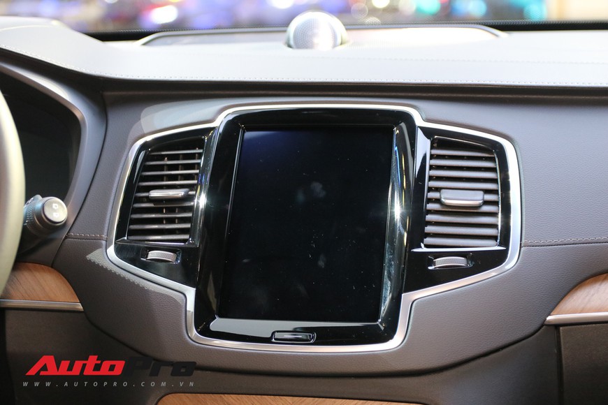 Soi chi tiết Volvo XC90 Excellence: SUV sang siêu an toàn cho ông chủ - Ảnh 12. Soi chi tiết Volvo XC90 Excellence: SUV sang siêu an toàn cho ông chủ - Ảnh 12.