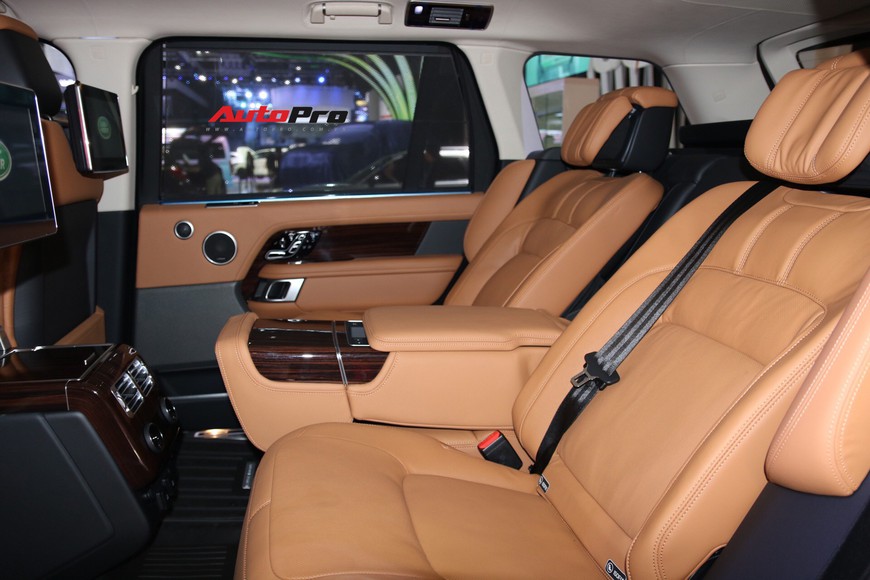 Chi tiết Range Rover Autobiography LWB - SUV sang tiền tỉ trình làng tại Triển lãm Ô tô Việt Nam 2018 - Ảnh 14. Chi tiết Range Rover Autobiography LWB - SUV sang tiền tỉ trình làng tại Triển lãm Ô tô Việt Nam 2018 - Ảnh 14.