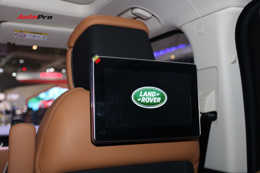 Chi tiết Range Rover Autobiography LWB - SUV sang tiền tỉ trình làng tại Triển lãm Ô tô Việt Nam 2018 - Ảnh 13. Chi tiết Range Rover Autobiography LWB - SUV sang tiền tỉ trình làng tại Triển lãm Ô tô Việt Nam 2018 - Ảnh 13.