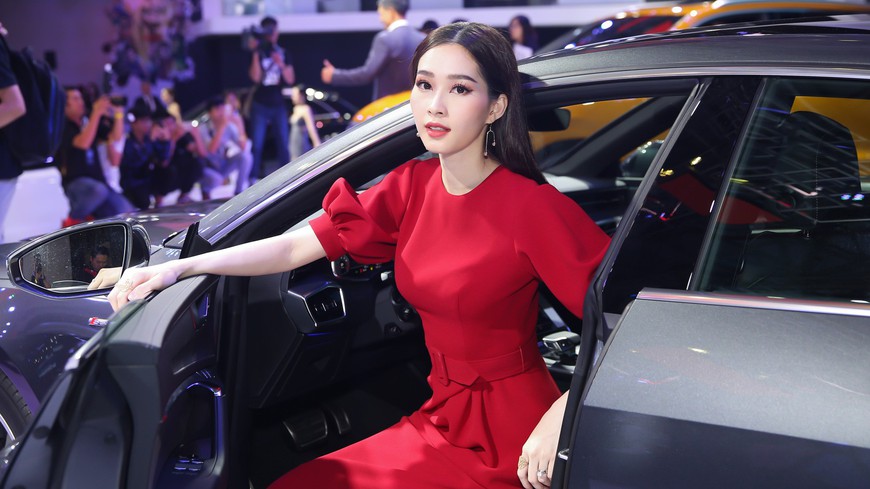 Dàn sao hạng A sánh bước bên xe sang Audi tại VMS 2018