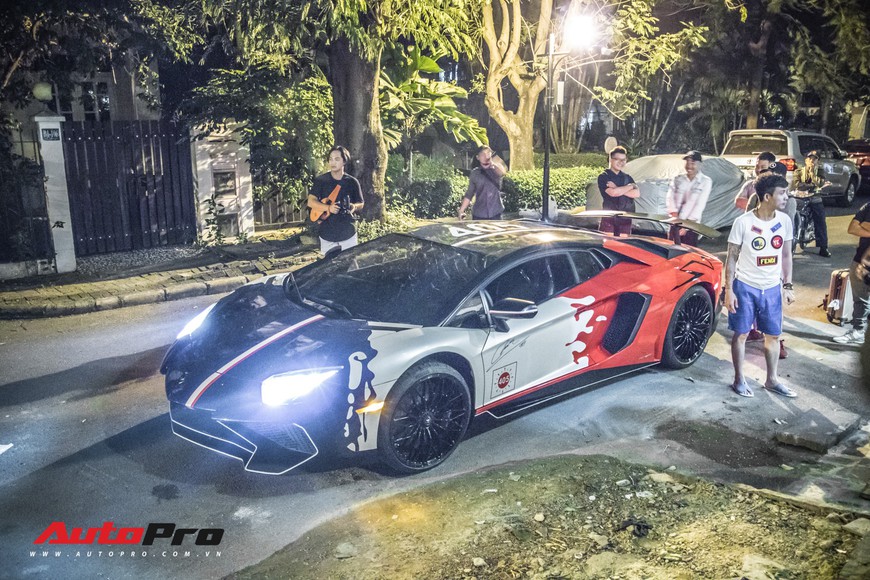 Minh nhựa mang Pagani Huayra, Lamborghini Aventador SV cùng dàn xe khủng đi Phan Thiết ăn mừng ngay trong đêm - Ảnh 6. Minh nhựa mang Pagani Huayra, Lamborghini Aventador SV cùng dàn xe khủng đi Phan Thiết ăn mừng ngay trong đêm - Ảnh 6.