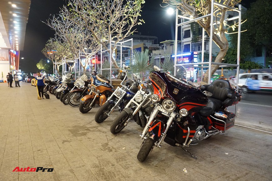 Dàn xe khủng họp tại Sài Gòn chúc mừng đám cưới dân chơi khét tiếng - Ảnh 10. Dàn xe khủng họp tại Sài Gòn chúc mừng đám cưới dân chơi khét tiếng - Ảnh 10.
