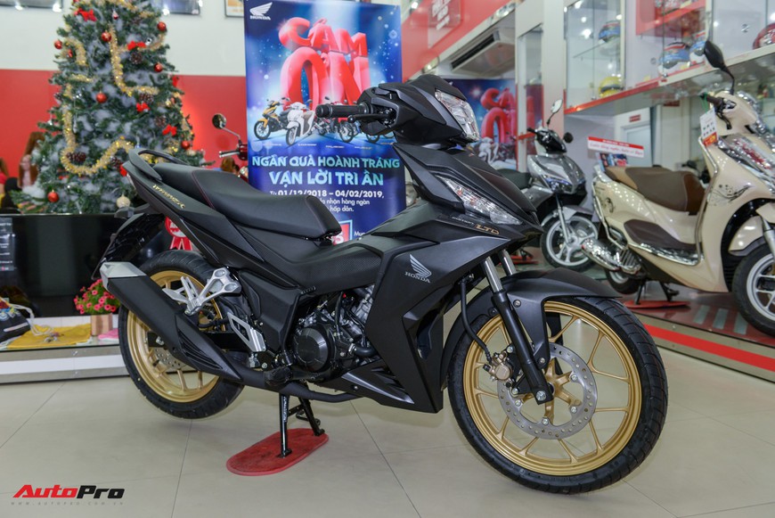 Chi tiết Honda Winner thay dàn chân ngầu hơn tại đại lý - Chiêu kích cầu cho xe côn tay hết hot - Ảnh 1. Chi tiết Honda Winner thay dàn chân ngầu hơn tại đại lý - Chiêu kích cầu cho xe côn tay hết hot - Ảnh 1.