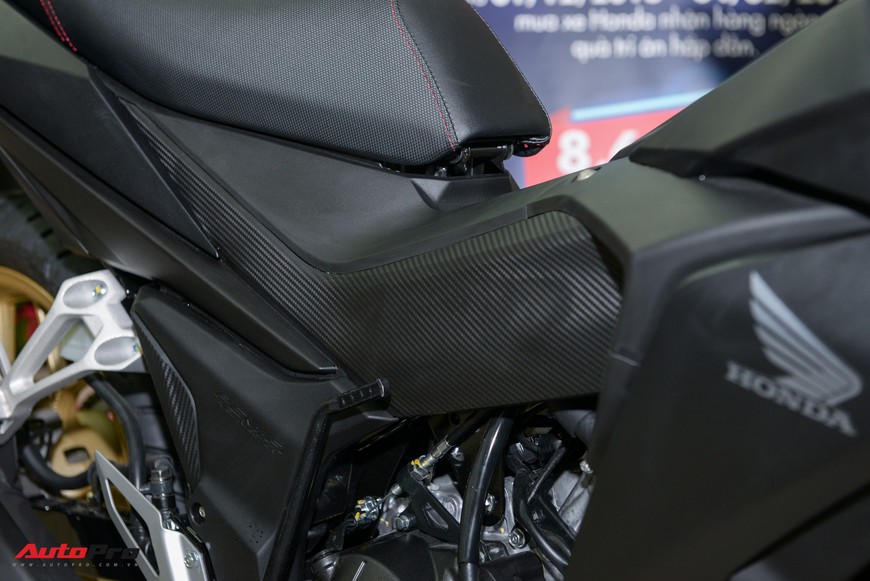 Chi tiết Honda Winner thay dàn chân ngầu hơn tại đại lý - Chiêu kích cầu cho xe côn tay hết hot - Ảnh 6. Chi tiết Honda Winner thay dàn chân ngầu hơn tại đại lý - Chiêu kích cầu cho xe côn tay hết hot - Ảnh 6.