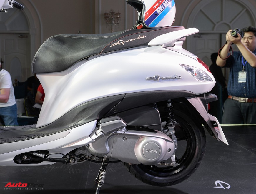 Đánh giá nhanh Yamaha Grande 2019 sử dụng động cơ hybrid vừa ra mắt tại Việt Nam - Ảnh 7. Đánh giá nhanh Yamaha Grande 2019 sử dụng động cơ hybrid vừa ra mắt tại Việt Nam - Ảnh 7.