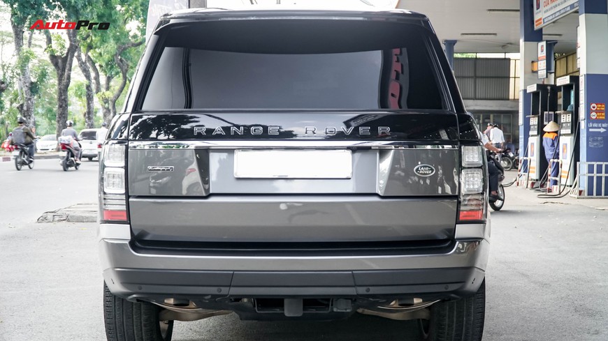 Range Rover Autobiography LWB Black Edition giá 8 tỷ - Giá của xe hiếm chỉ sản xuất 100 chiếc - Ảnh 6. Range Rover Autobiography LWB Black Edition giá 8 tỷ - Giá của xe hiếm chỉ sản xuất 100 chiếc - Ảnh 6.
