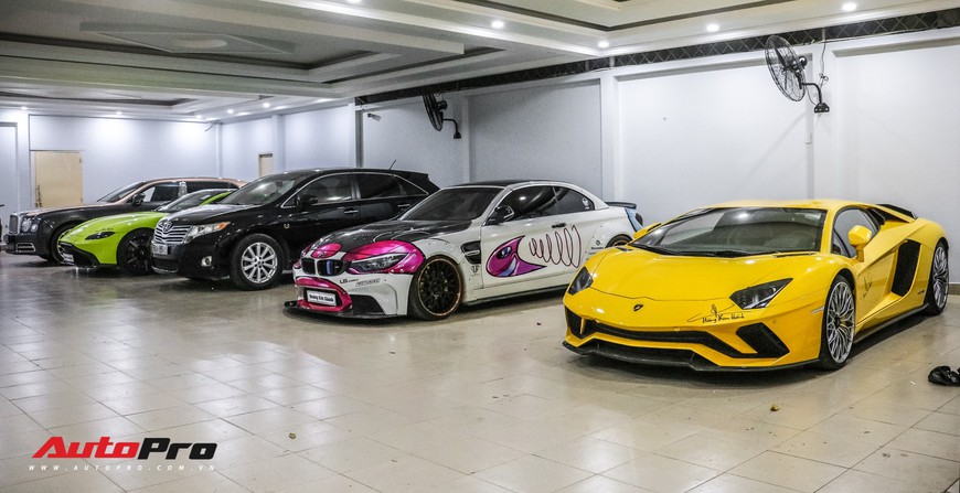 Đại gia Hoàng Kim Khánh khoe dàn siêu xe độc nhất Việt Nam: Aston Martin nổi bật nhưng xe cũ còn dị và chiếm spotlight hơn - Ảnh 6. Đại gia Hoàng Kim Khánh khoe dàn siêu xe độc nhất Việt Nam: Aston Martin nổi bật nhưng xe cũ còn dị và chiếm spotlight hơn - Ảnh 6.