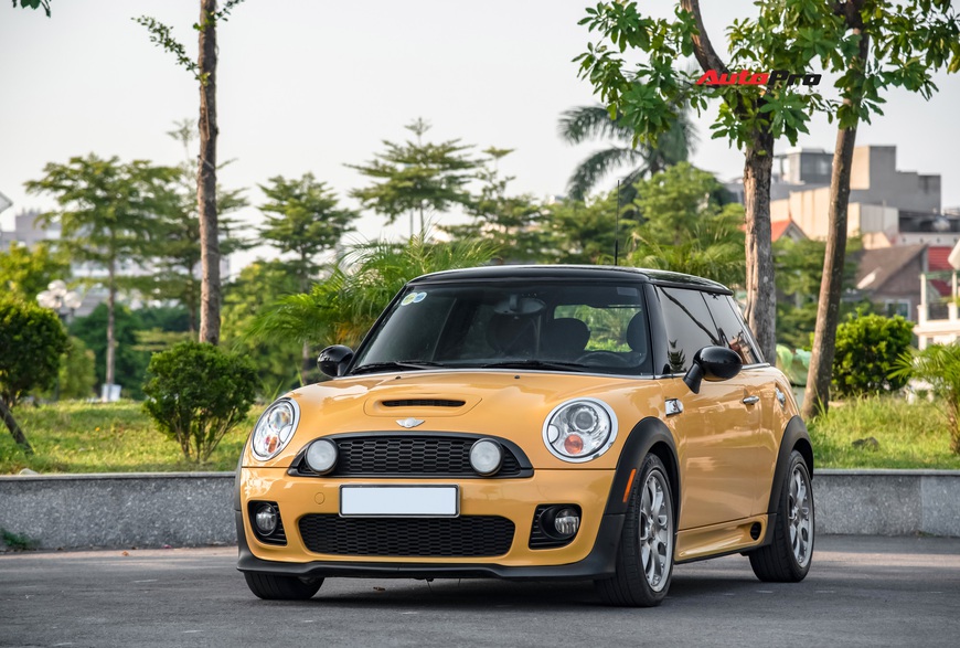 Cảm nhận nhanh MINI Cooper 9 năm tuổi: Được/mất ở mức giá rẻ ngang Kia Morning - Ảnh 12. Cảm nhận nhanh MINI Cooper 9 năm tuổi: Được/mất ở mức giá rẻ ngang Kia Morning - Ảnh 12.