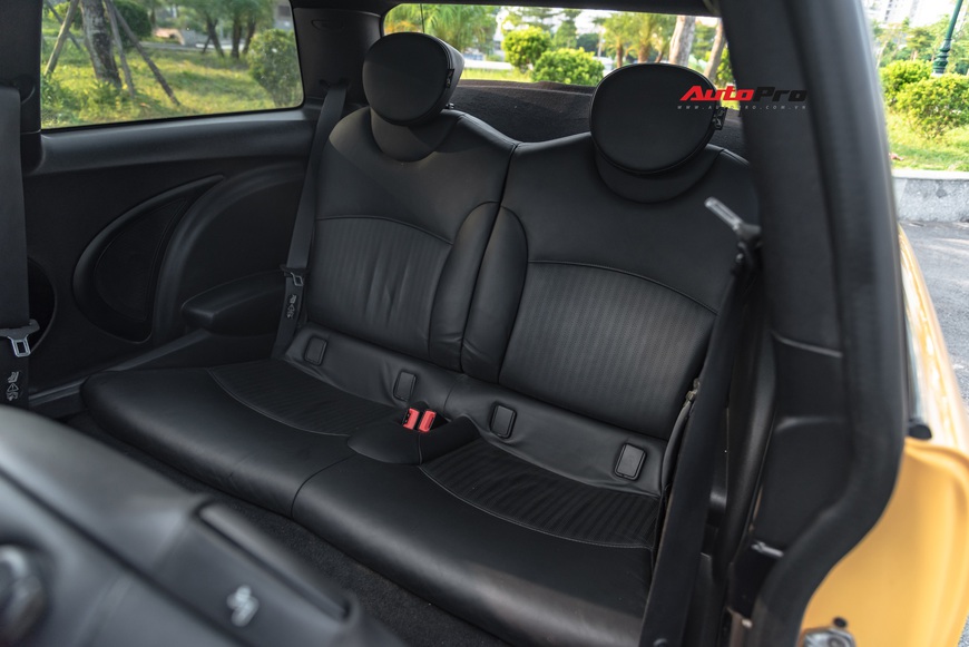 Cảm nhận nhanh MINI Cooper 9 năm tuổi: Được/mất ở mức giá rẻ ngang Kia Morning - Ảnh 11. Cảm nhận nhanh MINI Cooper 9 năm tuổi: Được/mất ở mức giá rẻ ngang Kia Morning - Ảnh 11.