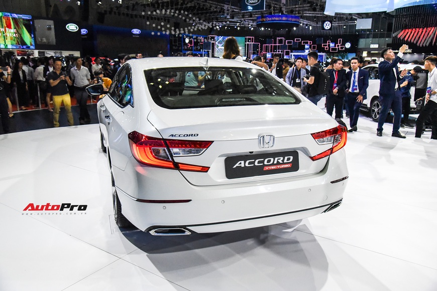 Chi tiết Honda Accord 2019 vừa chào sân Triển lãm Ô tô Việt Nam 2019 - Ảnh 2. Chi tiết Honda Accord 2019 vừa chào sân Triển lãm Ô tô Việt Nam 2019 - Ảnh 2.