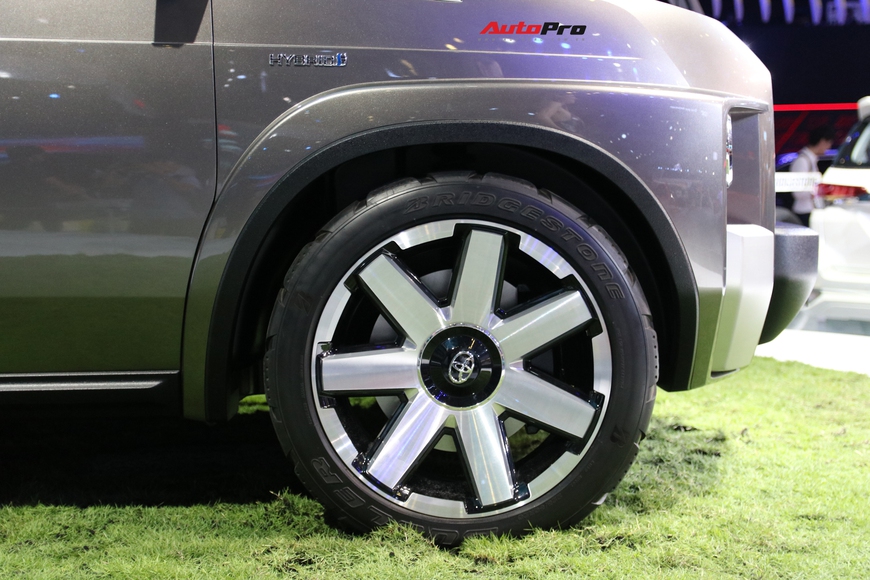 Cận cảnh Toyota Tj Cruiser - SUV 7 chỗ siêu rộng cho người Việt - Ảnh 3. Cận cảnh Toyota Tj Cruiser - SUV 7 chỗ siêu rộng cho người Việt - Ảnh 3.