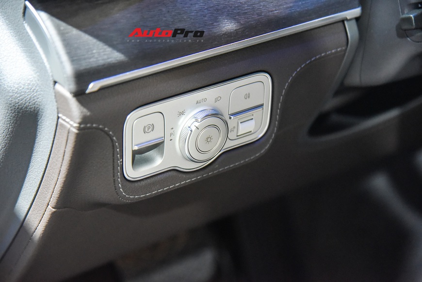 Ra mắt Mercedes-Benz GLE hoàn toàn mới, nhập khẩu Mỹ, giá bán 4,369 tỷ đồng - Ảnh 12. Ra mắt Mercedes-Benz GLE hoàn toàn mới, nhập khẩu Mỹ, giá bán 4,369 tỷ đồng - Ảnh 12.