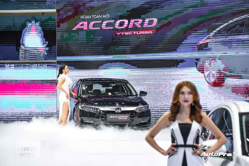 Đánh giá nhanh Honda Accord 2019: Đây là những thay đổi tất tay để cạnh tranh vua doanh số Toyota Camry - Ảnh 10. Đánh giá nhanh Honda Accord 2019: Đây là những thay đổi tất tay để cạnh tranh vua doanh số Toyota Camry - Ảnh 10.