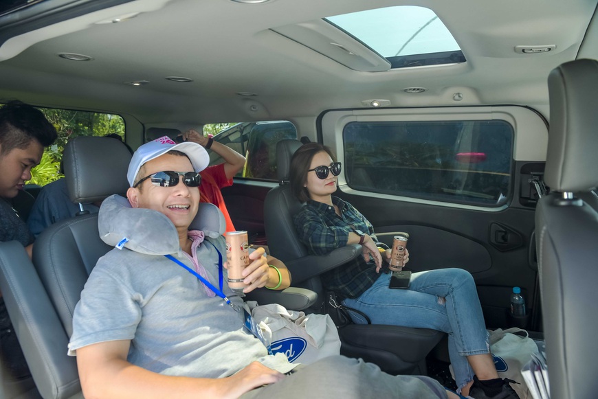 Thử làm khách VIP trên Ford Tourneo: 300km nhàn nhã từ Đà Nẵng tới Lăng Cô - Ảnh 5. Thử làm khách VIP trên Ford Tourneo: 300km nhàn nhã từ Đà Nẵng tới Lăng Cô - Ảnh 5.