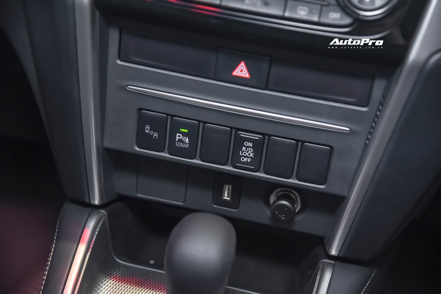 Đánh giá nhanh Mitsubishi Triton full option: Cơ hội vượt lên đã tới! - Ảnh 8. Đánh giá nhanh Mitsubishi Triton full option: Cơ hội vượt lên đã tới! - Ảnh 8.