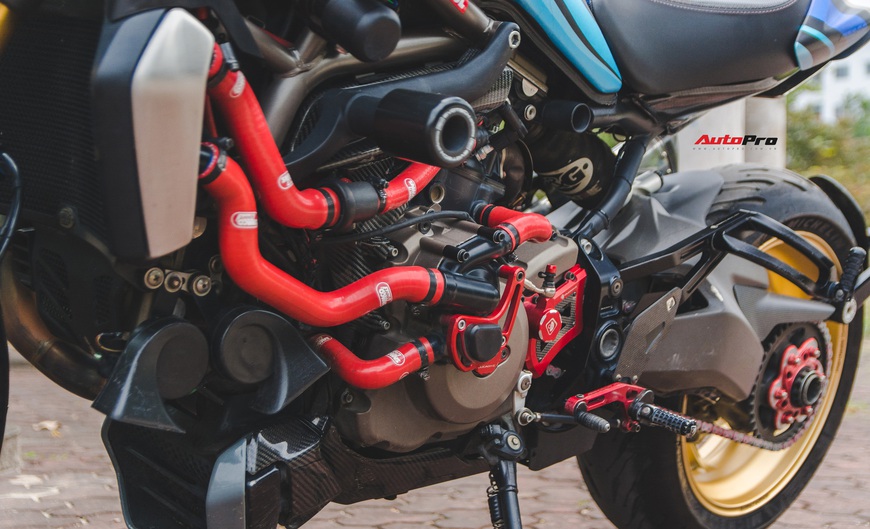 Đánh giá nhanh Ducati Monster 1200S tiền tỷ sau 4 năm sử dụng: Chạy như mới nhưng tiền độ và tiền nuôi xe gây bất ngờ - Ảnh 7. Đánh giá nhanh Ducati Monster 1200S tiền tỷ sau 4 năm sử dụng: Chạy như mới nhưng tiền độ và tiền nuôi xe gây bất ngờ - Ảnh 7.
