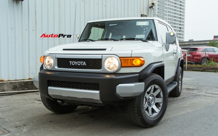 Toyota FJ Cruiser 2020 đầu tiên về Việt Nam với giá bán ngang ngửa Mercedes GLE - món lạ cho khách Việt - Ảnh 2. Toyota FJ Cruiser 2020 đầu tiên về Việt Nam với giá bán ngang ngửa Mercedes GLE - món lạ cho khách Việt - Ảnh 2.
