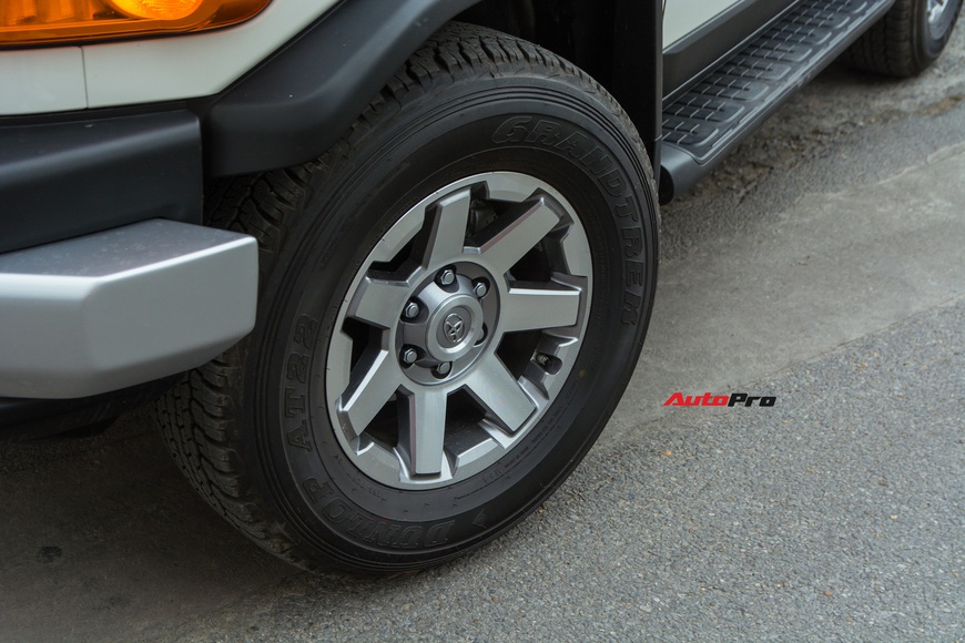 Toyota FJ Cruiser 2020 đầu tiên về Việt Nam với giá bán ngang ngửa Mercedes GLE - món lạ cho khách Việt - Ảnh 7. Toyota FJ Cruiser 2020 đầu tiên về Việt Nam với giá bán ngang ngửa Mercedes GLE - món lạ cho khách Việt - Ảnh 7.