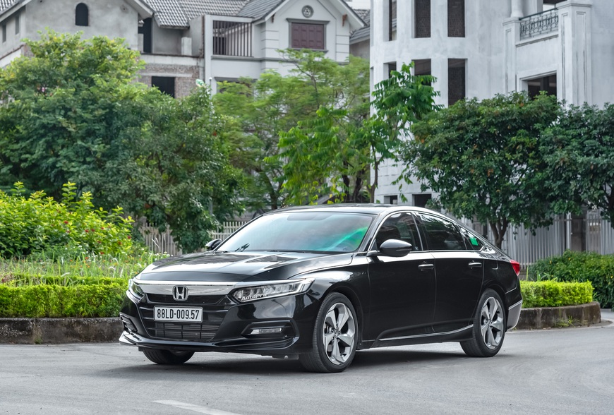 Thử ‘điên mới mua Honda Accord 2020’ một lần xem hơn 1,3 tỷ đánh đổi điều gì - Ảnh 2. Thử ‘điên mới mua Honda Accord 2020’ một lần xem hơn 1,3 tỷ đánh đổi điều gì - Ảnh 2.