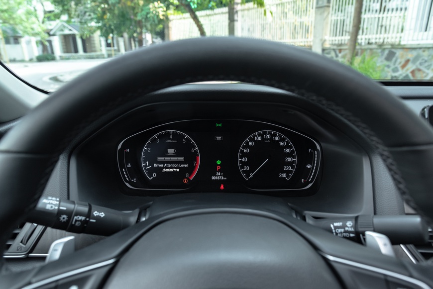 Thử ‘điên mới mua Honda Accord 2020’ một lần xem hơn 1,3 tỷ đánh đổi điều gì - Ảnh 11. Thử ‘điên mới mua Honda Accord 2020’ một lần xem hơn 1,3 tỷ đánh đổi điều gì - Ảnh 11.