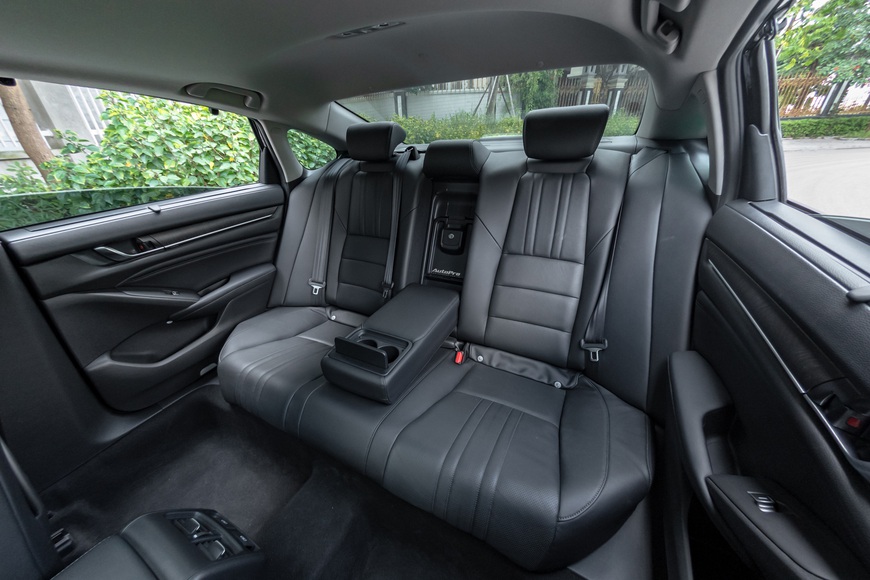 Thử ‘điên mới mua Honda Accord 2020’ một lần xem hơn 1,3 tỷ đánh đổi điều gì - Ảnh 12. Thử ‘điên mới mua Honda Accord 2020’ một lần xem hơn 1,3 tỷ đánh đổi điều gì - Ảnh 12.