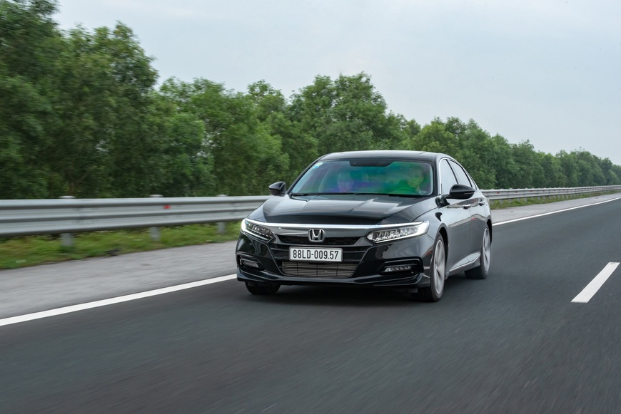 Thử ‘điên mới mua Honda Accord 2020’ một lần xem hơn 1,3 tỷ đánh đổi điều gì - Ảnh 6. Thử ‘điên mới mua Honda Accord 2020’ một lần xem hơn 1,3 tỷ đánh đổi điều gì - Ảnh 6.