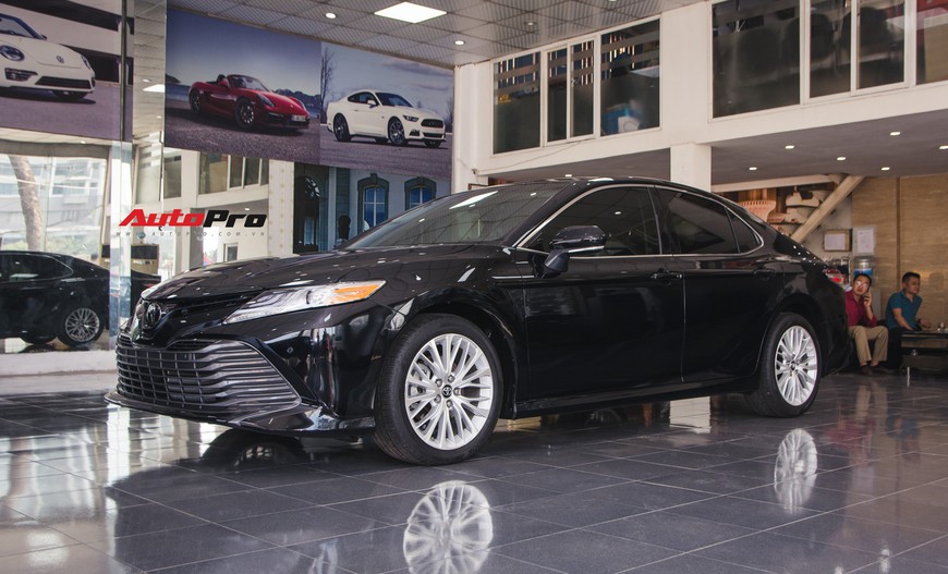 Khám phá Toyota Camry thế hệ mới đầu tiên VN: nhập Mỹ chất chơi, giá 2,5 tỷ đồng ngang Lexus ES250 - Ảnh 1. Khám phá Toyota Camry thế hệ mới đầu tiên VN: nhập Mỹ chất chơi, giá 2,5 tỷ đồng ngang Lexus ES250 - Ảnh 1.