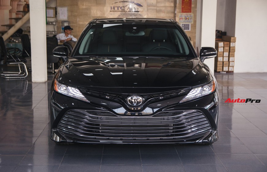 Khám phá Toyota Camry thế hệ mới đầu tiên VN: nhập Mỹ chất chơi, giá 2,5 tỷ đồng ngang Lexus ES250 - Ảnh 2. Khám phá Toyota Camry thế hệ mới đầu tiên VN: nhập Mỹ chất chơi, giá 2,5 tỷ đồng ngang Lexus ES250 - Ảnh 2.