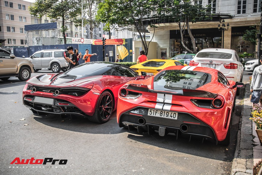 Đại gia Sài Gòn mang dàn siêu xe hàng trăm tỷ lên phố ngay sát Tết, Pagani Huayra và Acura NSX hàng độc xuất hiện - Ảnh 10. Đại gia Sài Gòn mang dàn siêu xe hàng trăm tỷ lên phố ngay sát Tết, Pagani Huayra và Acura NSX hàng độc xuất hiện - Ảnh 10.